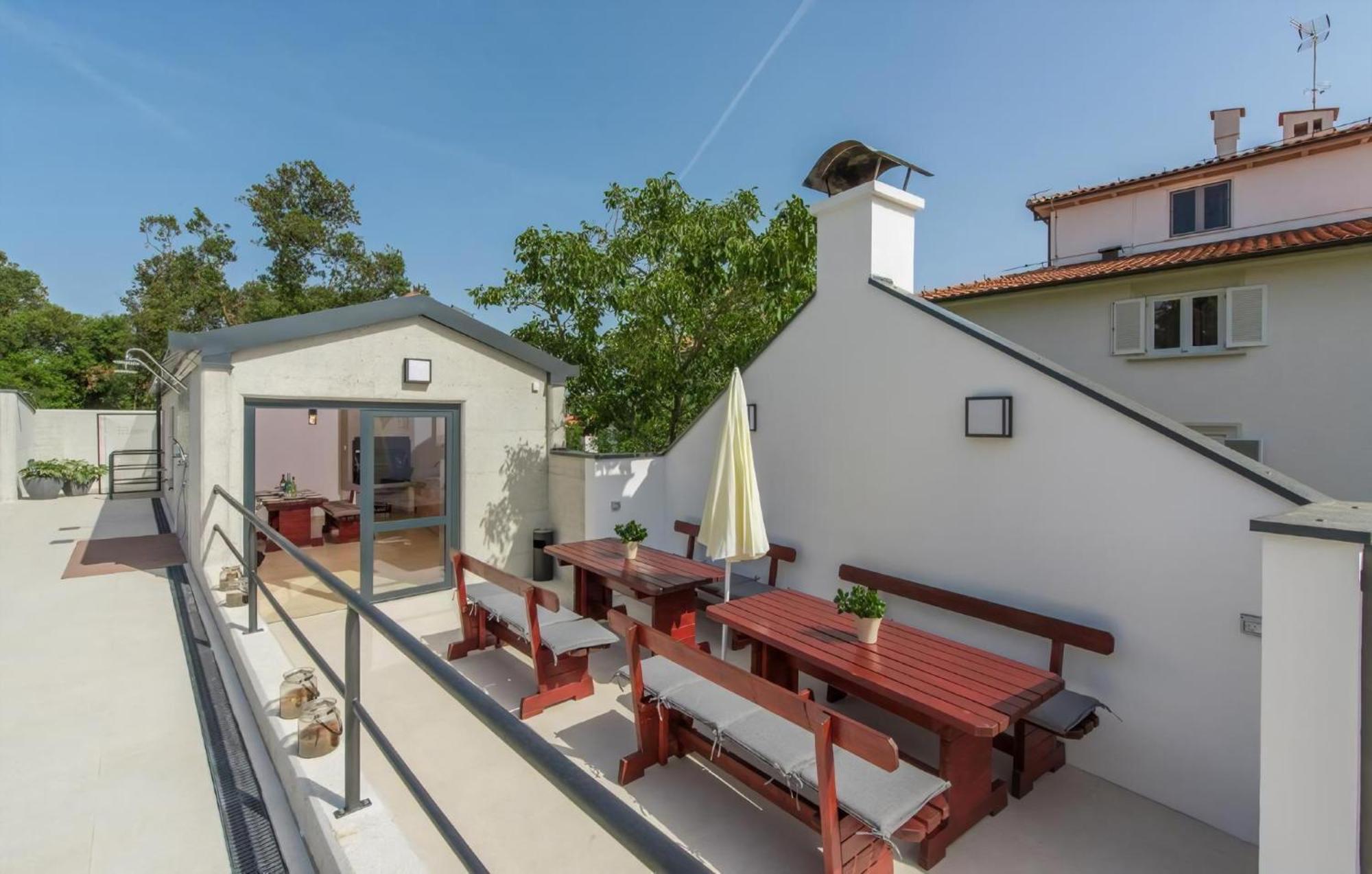 Apartment In Pjescana Uvala Mit Garten, Grill
